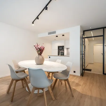 Luxe Comfort App Met Zijdelings Zeezicht En In Centrum Appartement