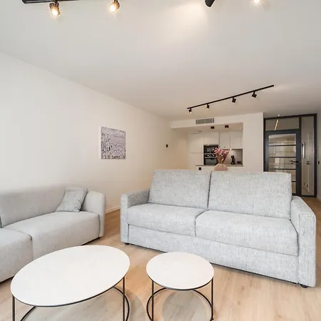 Appartement Luxe Comfort App Met Zijdelings Zeezicht En In Centrum Ostende